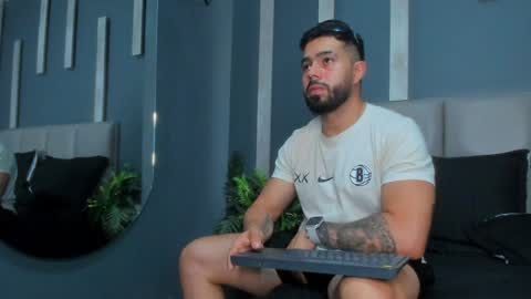 Mike Blare online show from February 3, 7:42 pm