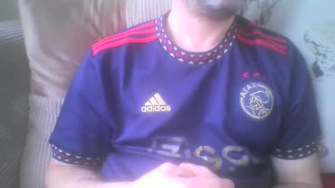 Snapshot of mikehockishuge9 chatting on January 5, 1:47 pm mikehockishuge9 online show from January 5, 1:47 pm