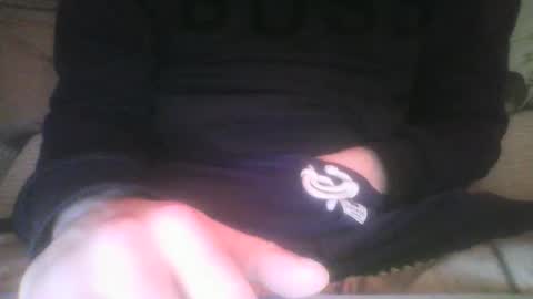 Snapshot of mikehockishuge9 chatting on December 5, 9:44 pm mikehockishuge9 online show from December 5, 9:44 pm