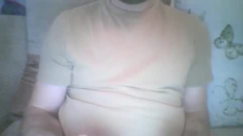 Snapshot of mikehockishuge9 chatting on December 3, 8:44 am mikehockishuge9 online show from December 3, 8:44 am