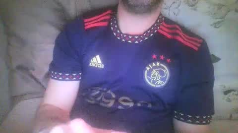 Snapshot of mikehockishuge9 chatting on February 27, 9:25 pm mikehockishuge9 online show from February 27, 9:25 pm