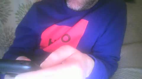 Snapshot of mikehockishuge9 chatting on February 15, 10:31 pm mikehockishuge9 online show from February 15, 10:31 pm