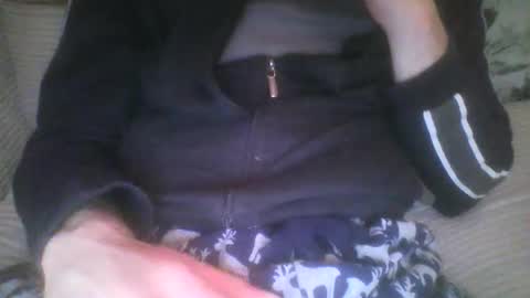 Snapshot of mikehockishuge9 chatting on October 31, 7:14 pm mikehockishuge9 online show from October 31, 7:14 pm