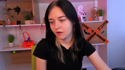 miki_ti online show from October 30, 9:21 am