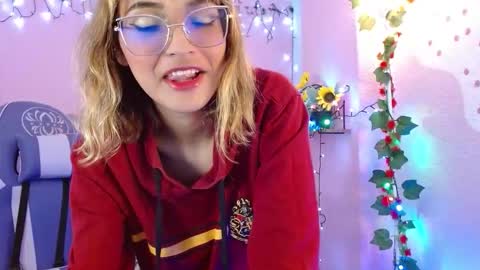 Mikka 3 online show from February 1, 2:14 pm