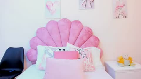 mila_adamss online show from July 22, 11:01 am