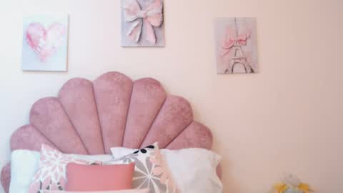 mila_adamss online show from June 3, 10:51 am