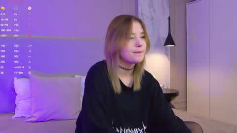 mila_blum online show from May 4, 4:46 pm