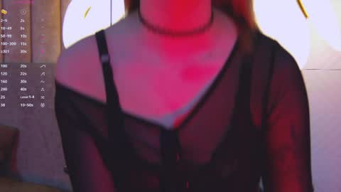 mila_blum online show from May 20, 6:25 pm