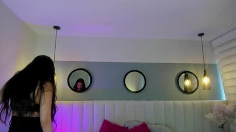 Snapshot of mila_hank chatting on October 21, 12:21 pm mila_hank online show from October 21, 12:21 pm