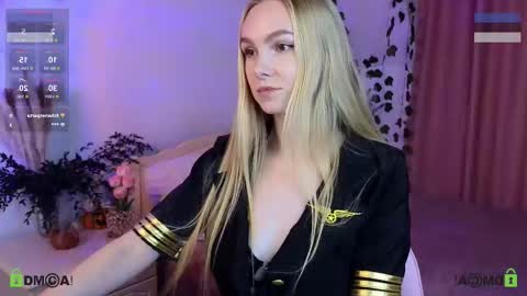 mila_hi online show from December 5, 12:10 am