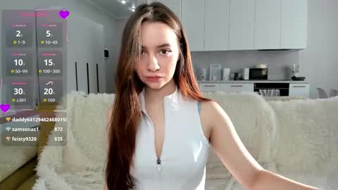 Snapshot of mila_killa chatting on October 21, 2:05 am Lilli online show from October 21, 2:05 am