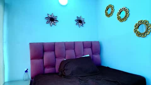 mila_saint online show from October 28, 12:50 pm