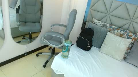 milaa_star online show from November 21, 4:10 am