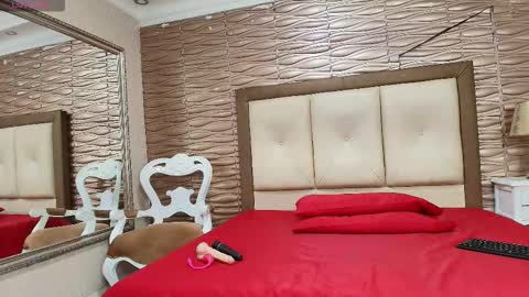 miladiosa online show from March 6, 12:04 pm