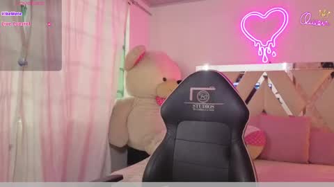 milah_tay online show from April 14, 11:46 am