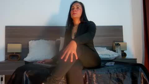 mila online show from December 4, 6:29 pm