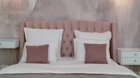 milaleoneli online show from September 13, 3:36 pm