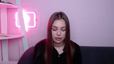 milanaangelas online show from March 6, 6:01 am