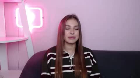 milanaangelas online show from March 21, 5:46 am