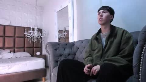 milanstone online show from November 19, 3:44 pm