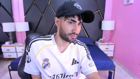 milanzaire online show from November 15, 1:18 am