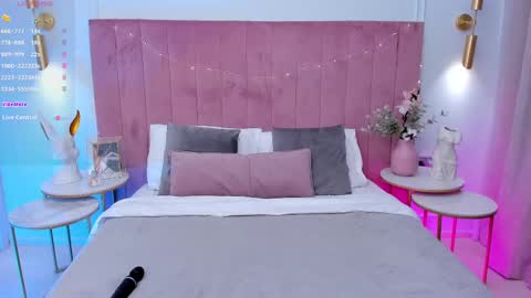 Mia online show from March 8, 5:38 am