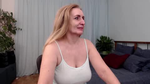 Mila online show from December 15, 4:47 pm