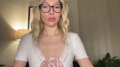 Mila online show from July 20, 4:20 pm