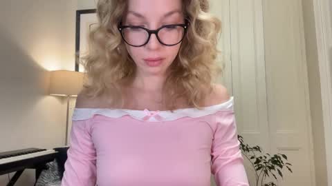 Snapshot of milayah chatting on October 21, 4:10 pm Mila online show from October 21, 4:10 pm