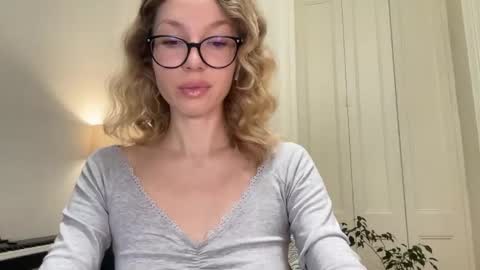 Snapshot of milayah chatting on October 23, 3:57 pm Mila online show from October 23, 3:57 pm