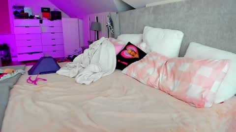 ALL MY LINKS -  online show from March 1, 3:00 am