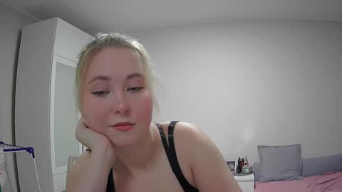 Milena new nonude shy blonde natural online show from November 5, 12:01 am