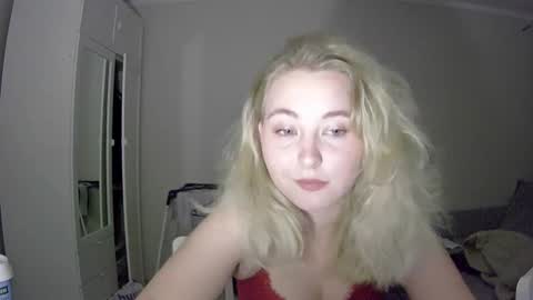 Milena new nonude shy blonde natural online show from November 27, 11:34 pm