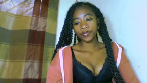 milennah online show from July 28, 11:17 am