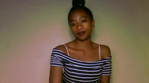 milennah online show from June 12, 5:01 pm