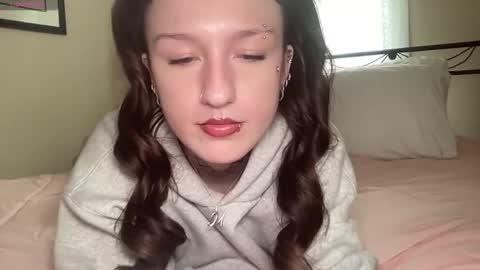 Snapshot of miley_monroee chatting on March 12, 11:12 pm miley_monroee online show from March 12, 11:12 pm