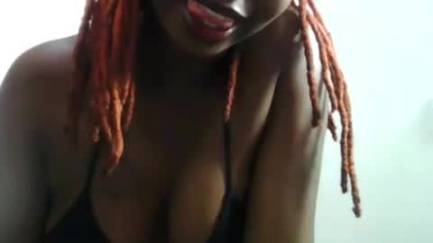 mileychan  online show from December 14, 1:50 pm