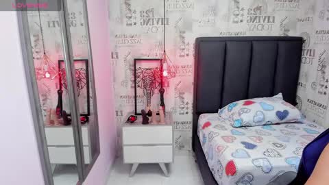 MILEY  online show from February 25, 12:27 pm