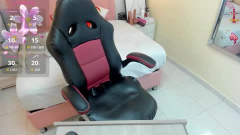 MILEY online show from December 16, 8:15 pm