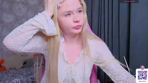 Milia online show from May 23, 8:38 pm
