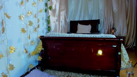 Millie online show from November 14, 5:37 pm