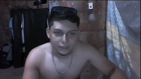 Snapshot of milk_boy25 chatting on October 9, 6:46 pm milk_boy25 online show from October 9, 6:46 pm