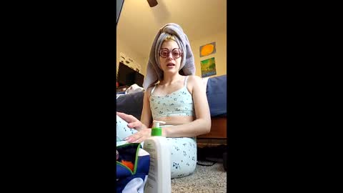 MilkandHoney online show from February 25, 9:51 pm