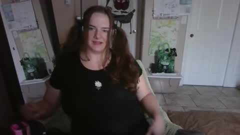 milkedmilf online show from October 29, 8:42 pm