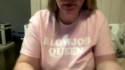 Snapshot of milking_daddi chatting on February 23, 1:02 am milking_daddi online show from February 23, 1:02 am