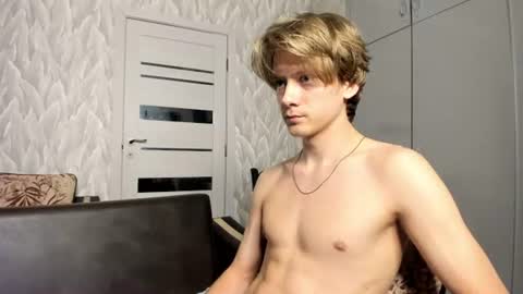 Isaac online show from June 22, 9:55 pm