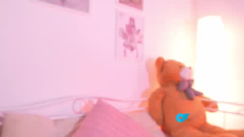 Snapshot of milky_0 chatting on October 23, 11:16 pm milky_0 online show from October 23, 11:16 pm