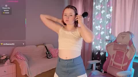 milky_basement online show from September 26, 8:11 am