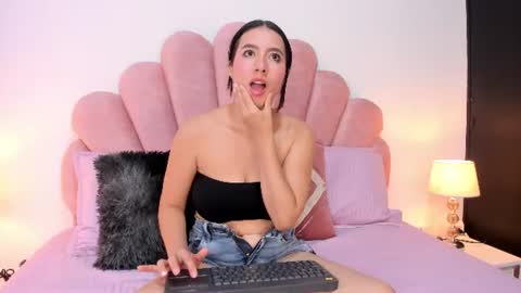 milky_majo online show from July 21, 12:29 pm